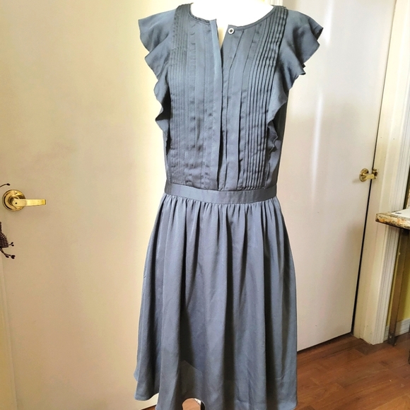 NEW Banana Republic Pintuck Flutter Sleeve Dress Grey size 6 Tall - Picture 11 of 15